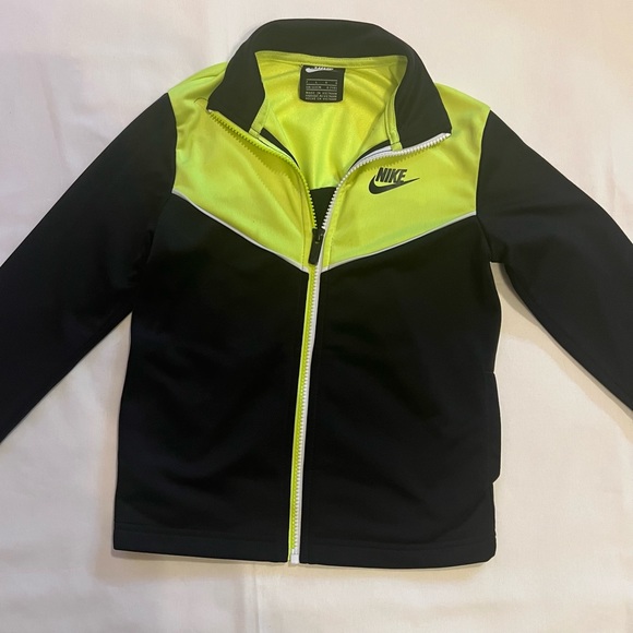 🎉HOST PICK🎉 Nike Active Sports Boys Large Yellow Zip Sweatshirt - Picture 3 of 7